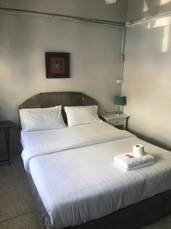 Scandalic Bar and Guest house Pattaya Extérieur photo
