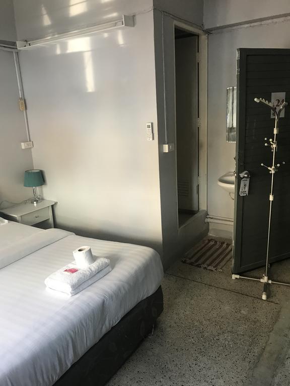 Scandalic Bar and Guest house Pattaya Extérieur photo